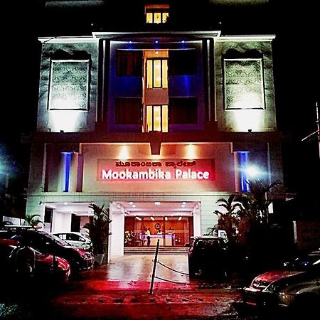 Hotel Mookambika Palace Kolluru Dış mekan fotoğraf