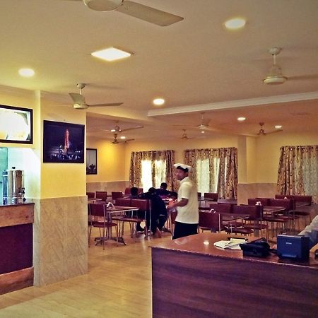 Hotel Mookambika Palace Kolluru Dış mekan fotoğraf