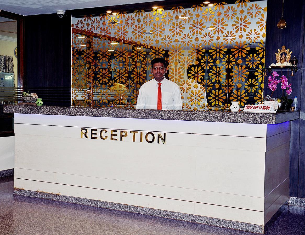 Hotel Mookambika Palace Kolluru Dış mekan fotoğraf