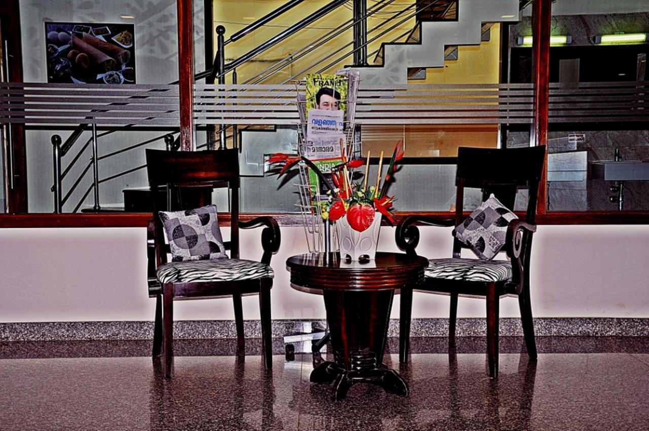 Hotel Mookambika Palace Kolluru Dış mekan fotoğraf