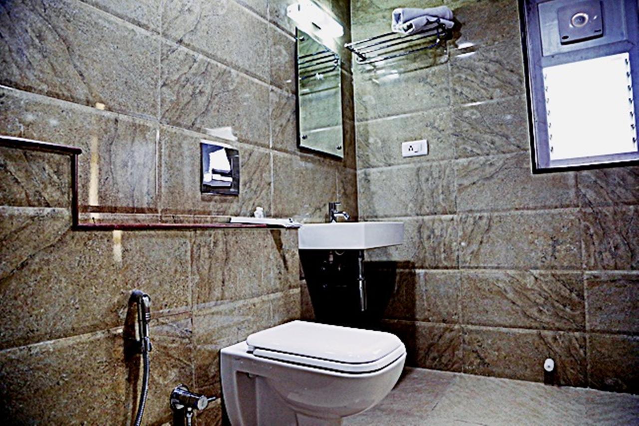 Hotel Mookambika Palace Kolluru Dış mekan fotoğraf