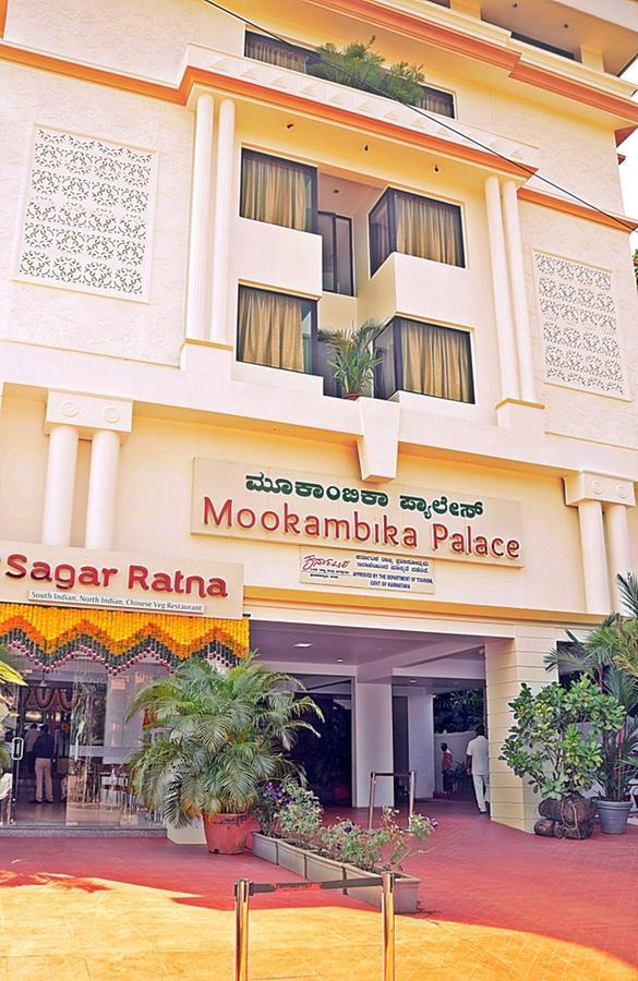 Hotel Mookambika Palace Kolluru Dış mekan fotoğraf
