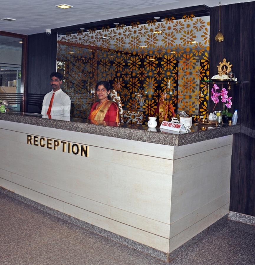 Hotel Mookambika Palace Kolluru Dış mekan fotoğraf