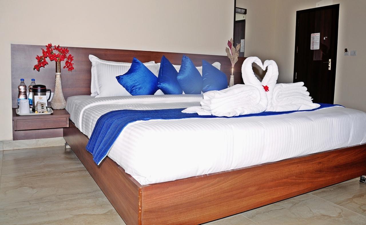 Hotel Mookambika Palace Kolluru Dış mekan fotoğraf