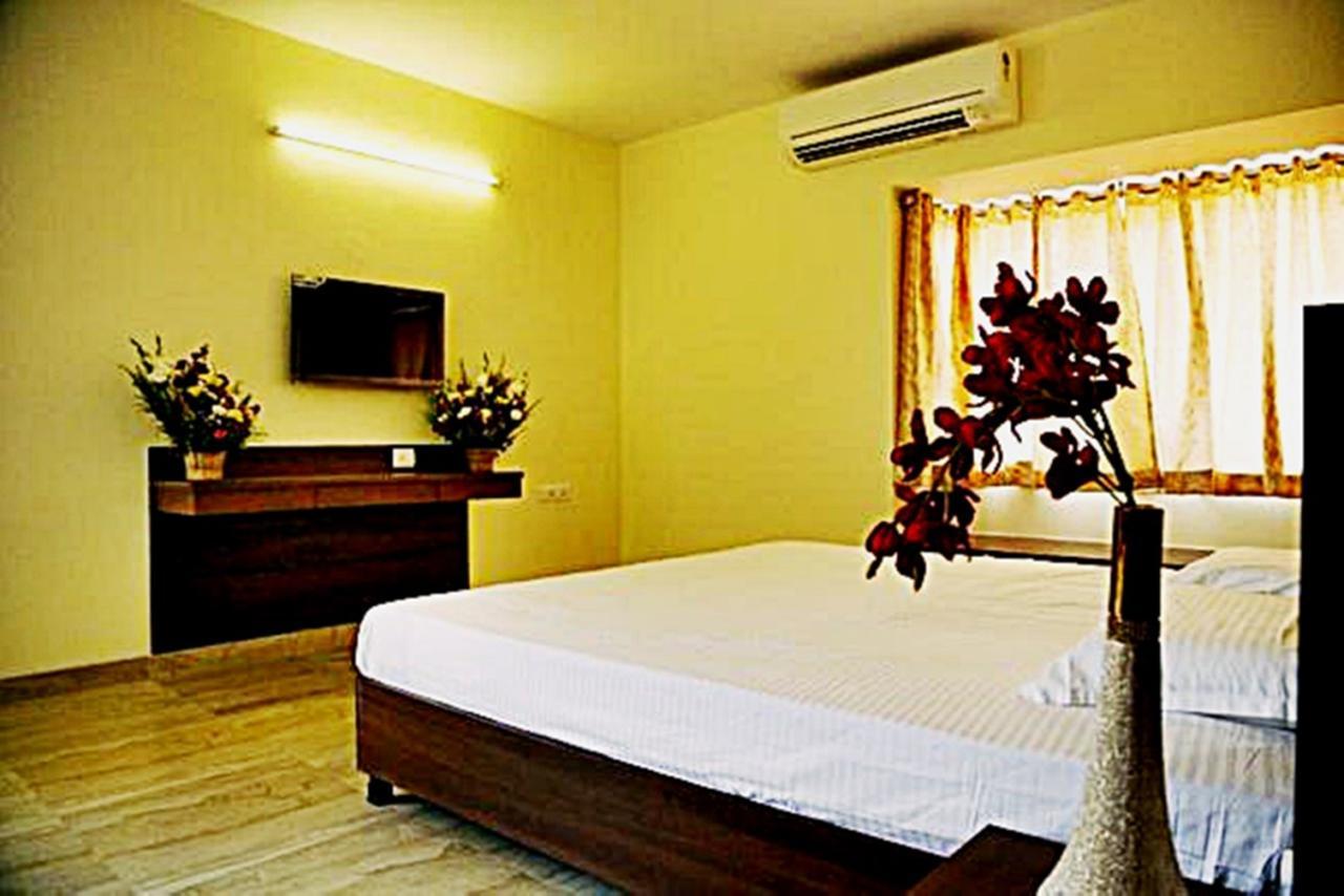 Hotel Mookambika Palace Kolluru Dış mekan fotoğraf