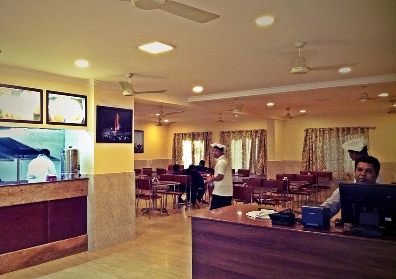 Hotel Mookambika Palace Kolluru Dış mekan fotoğraf